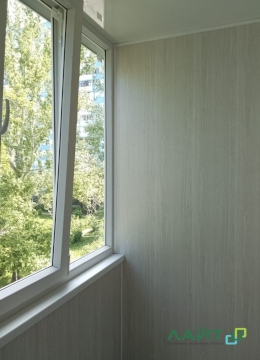 Остекление, отделка панелями, монтаж шкафа